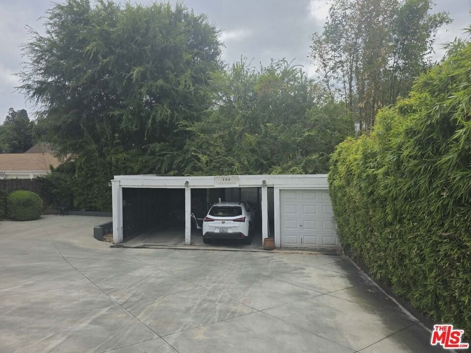 2500 Hyperion Avenue - Photo 4