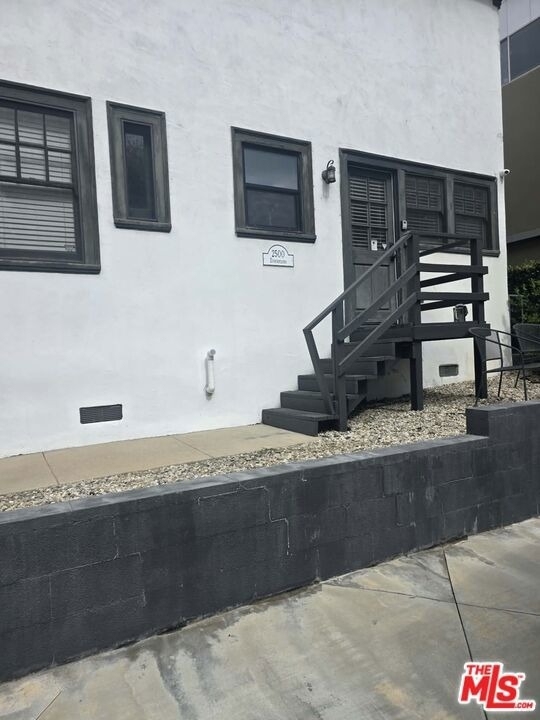 2500 Hyperion Avenue - Photo 13
