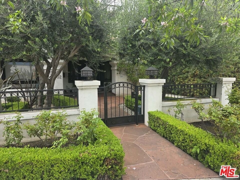 2500 Hyperion Avenue - Photo 0