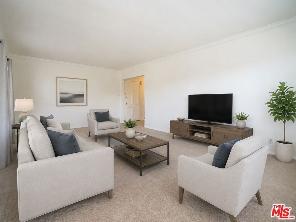8551 Holloway Drive - Photo 2