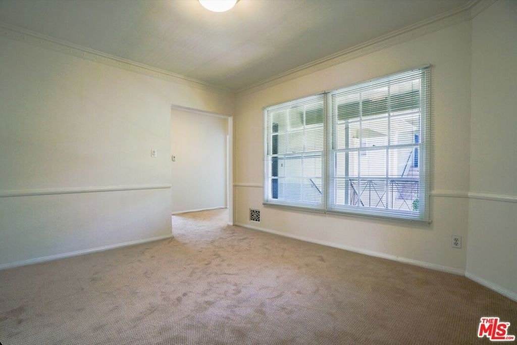 8551 Holloway Drive - Photo 4