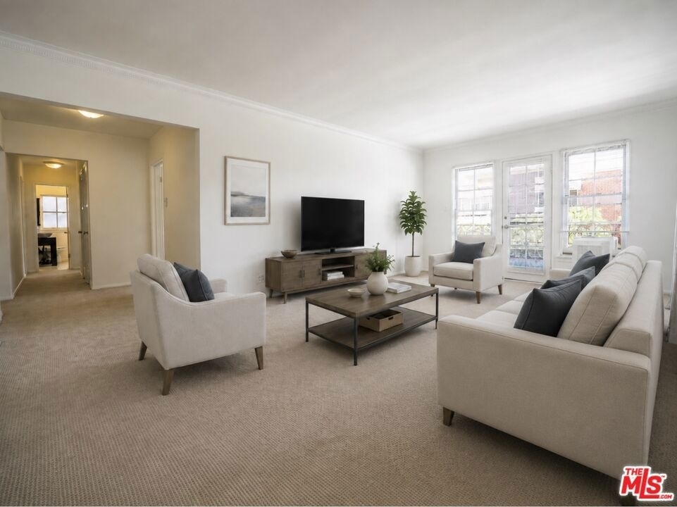 8551 Holloway Drive - Photo 3