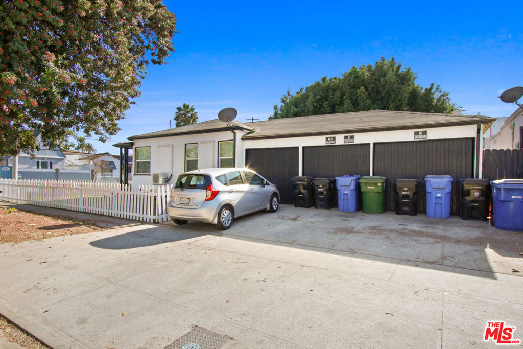 2003 S Redondo Boulevard - Photo 10