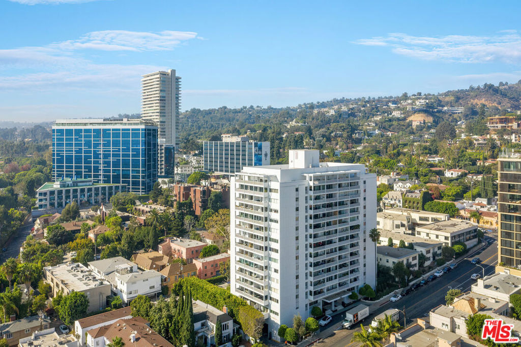 999 N Doheny Drive - Photo 13