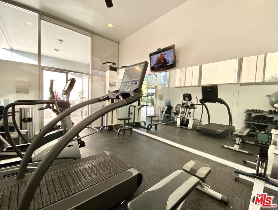 999 N Doheny Drive - Photo 12