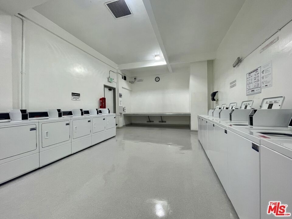 999 N Doheny Drive - Photo 11