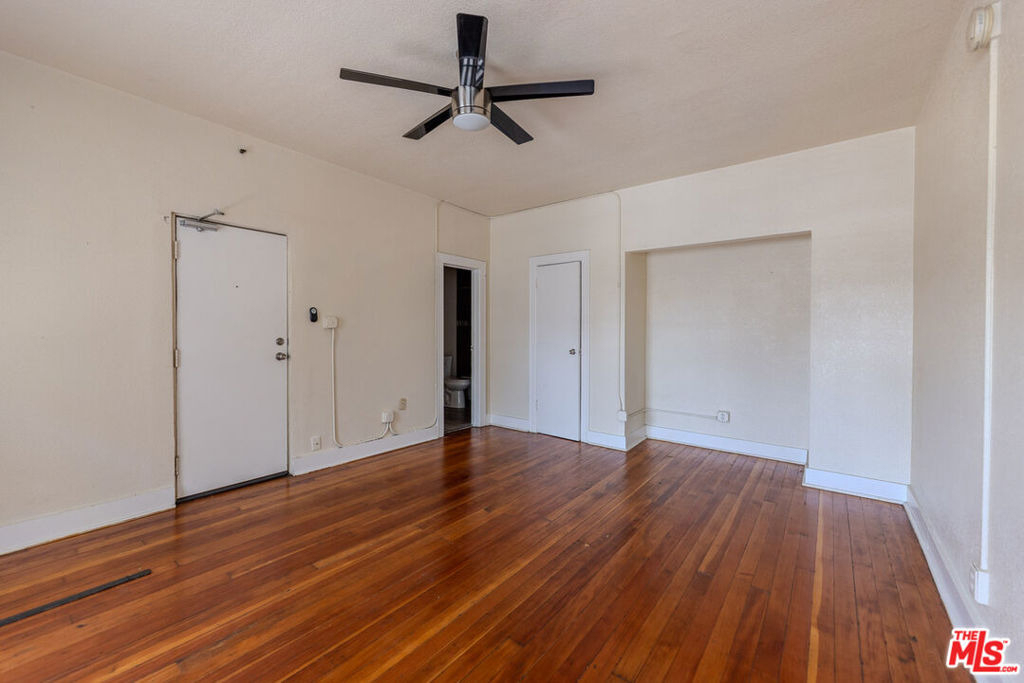 661 Shatto Place - Photo 5