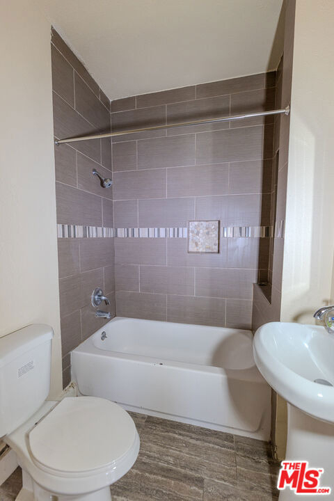 661 Shatto Place - Photo 12