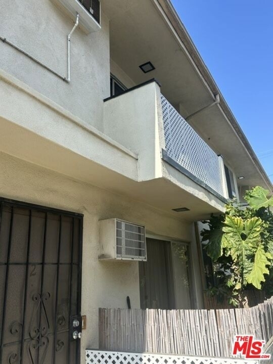 1461 Canfield - Photo 3