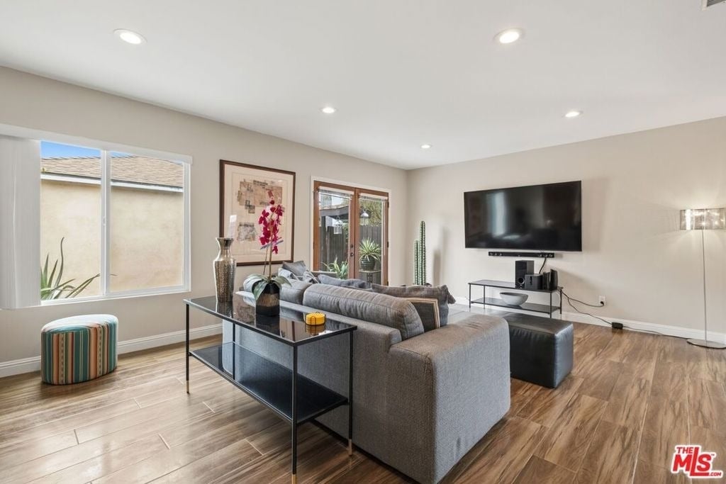 4043 Harter Avenue - Photo 4