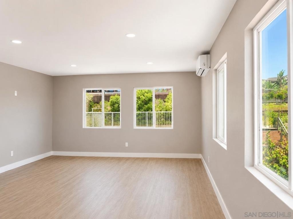 2421 Balboa Vista Dr - Photo 2