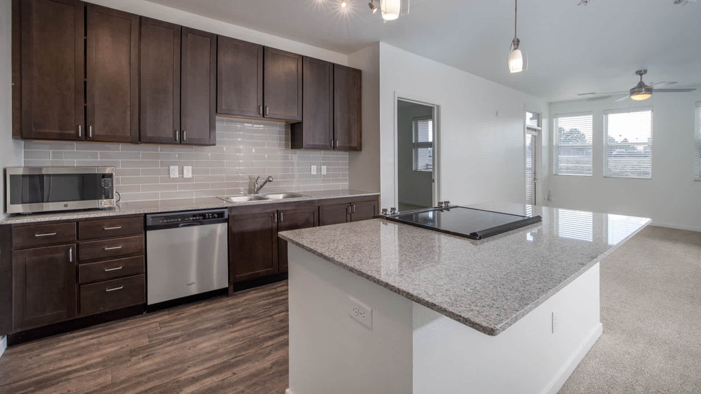 2311 Park Centre Dr - Photo 4