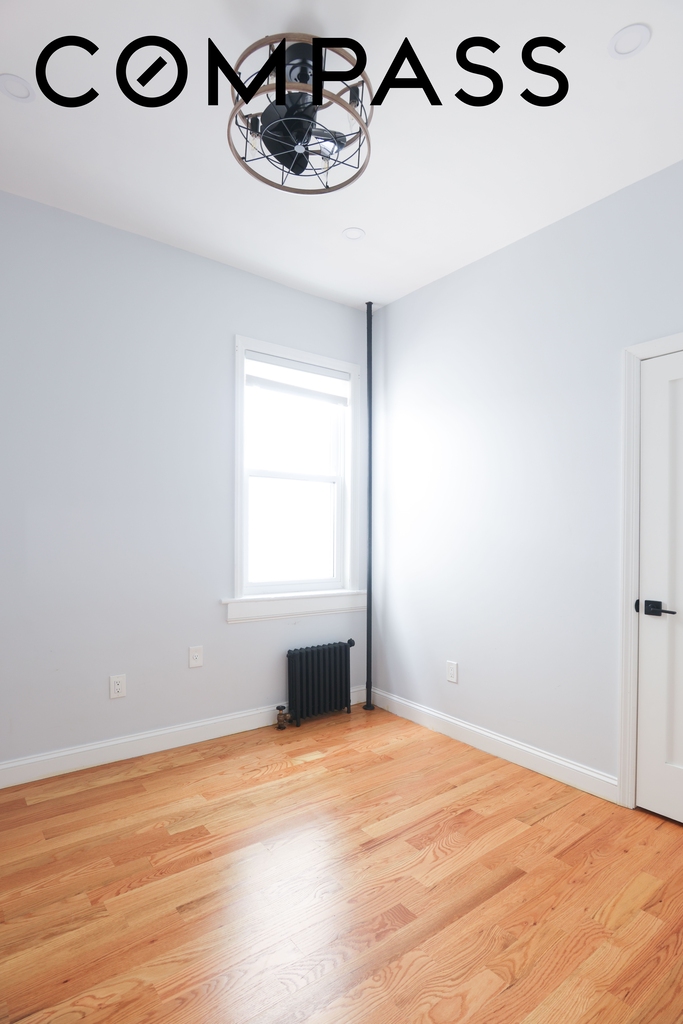 Brooklyn Avenue - Photo 7