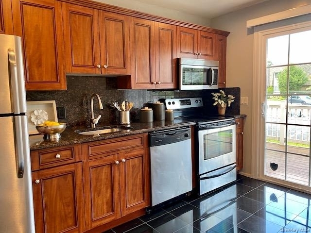 2 Claire Court - Photo 1