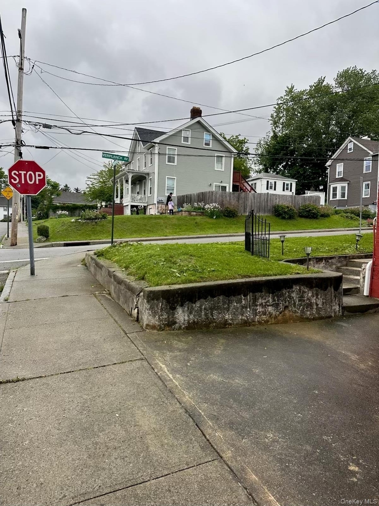 28 Davis Street - Photo 10