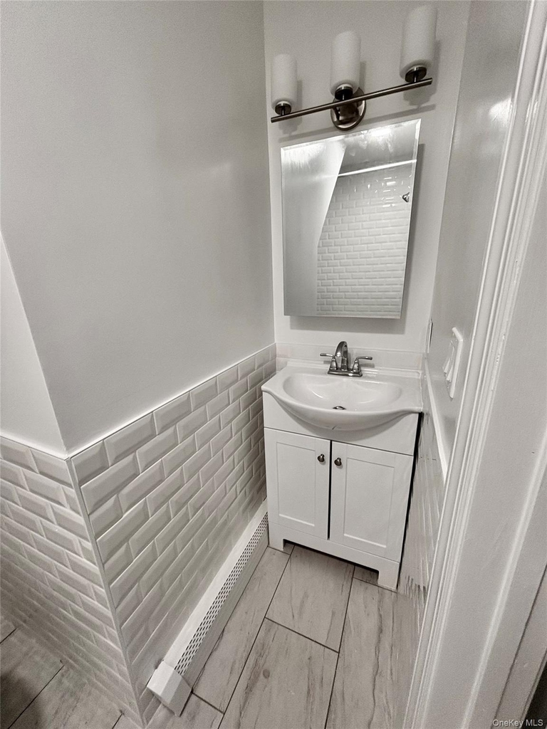 28 Davis Street - Photo 4