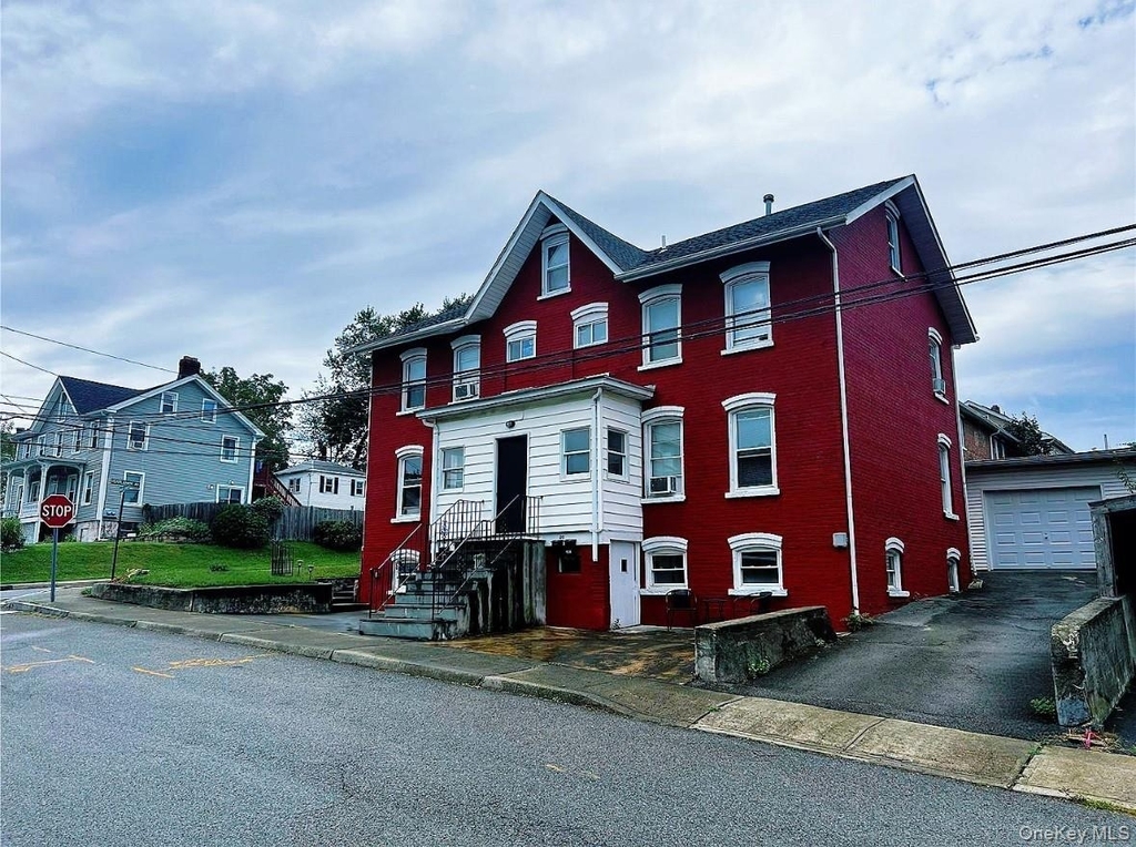 28 Davis Street - Photo 8