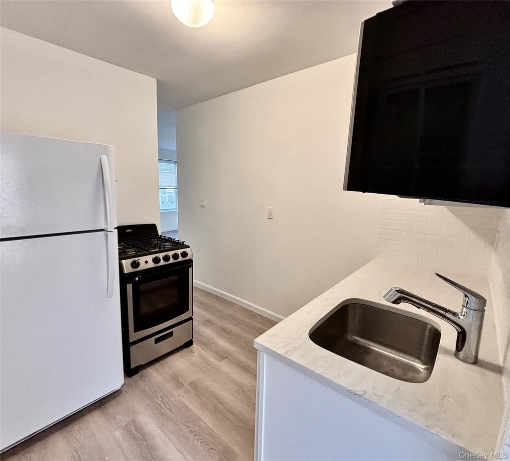 28 Davis Street - Photo 13
