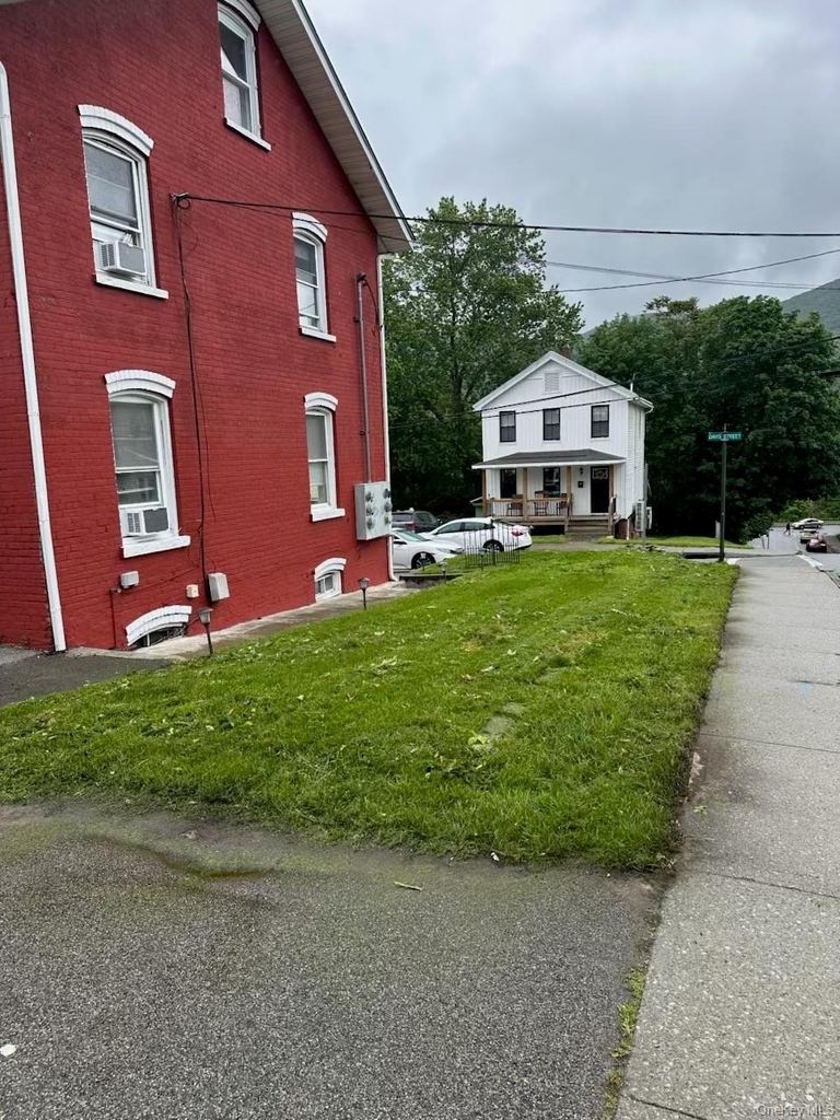 28 Davis Street - Photo 9