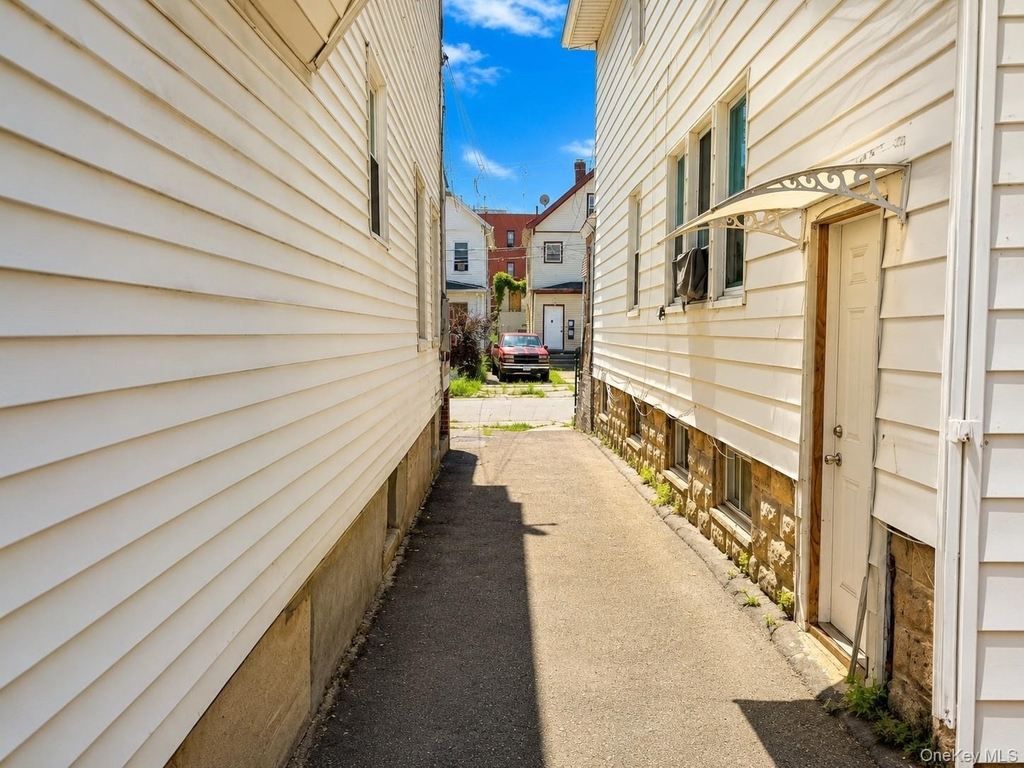 25 Monroe Street - Photo 9