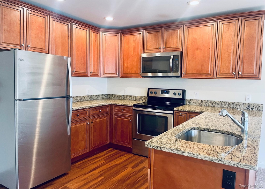 46 Islip Avenue - Photo 6
