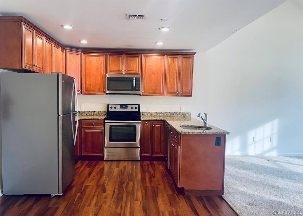 46 Islip Avenue - Photo 5