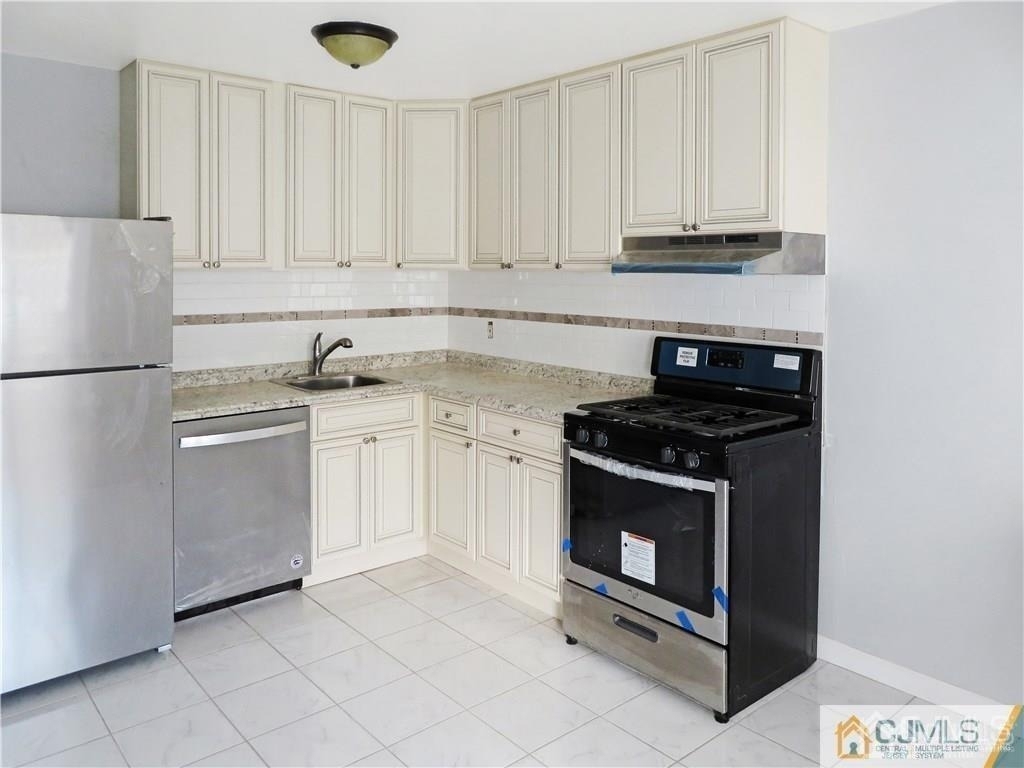 13 Lake Avenue - Photo 1
