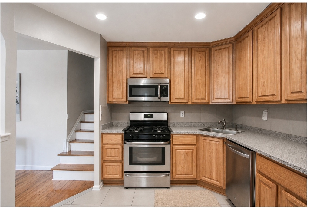 7260 Bergen Court - Photo 4