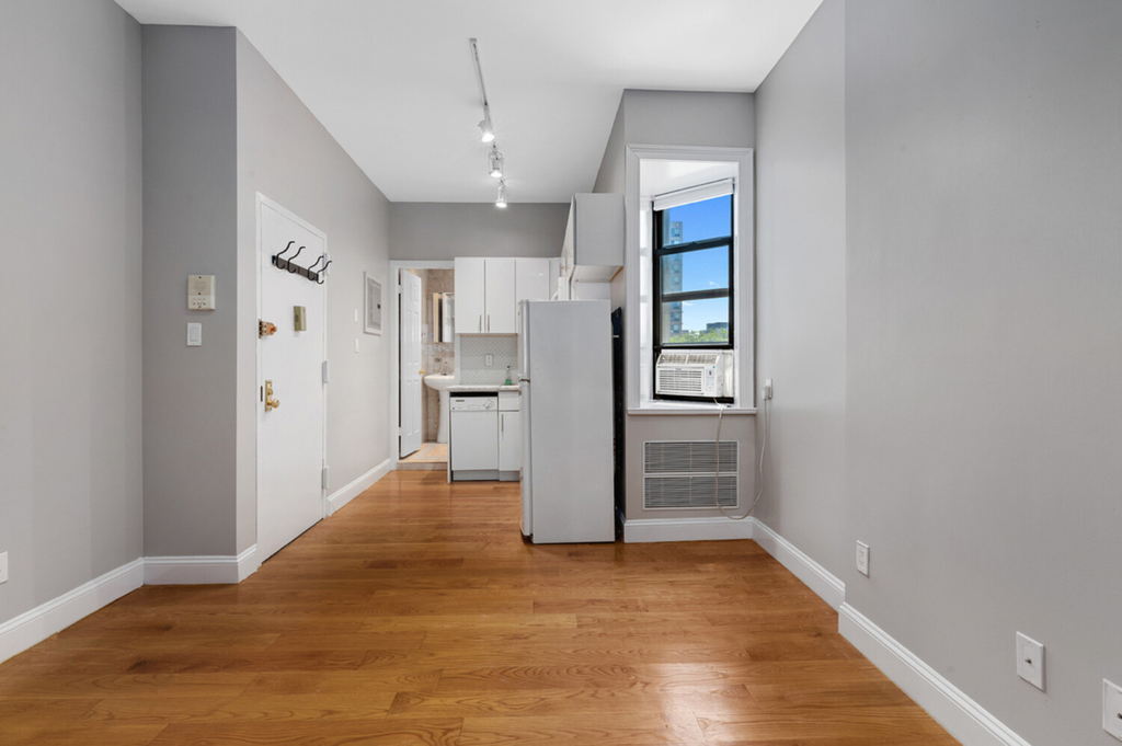 163 Chrystie Street - Photo 0