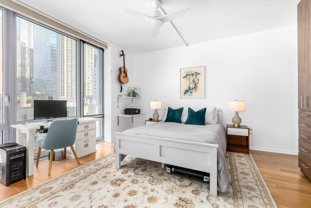 310 W 52nd Street - Photo 5