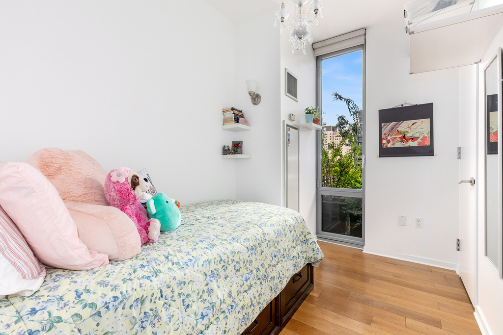 310 W 52nd Street - Photo 7