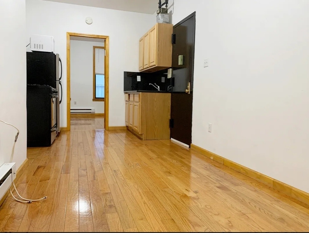 404 E 73rd Street - Photo 2