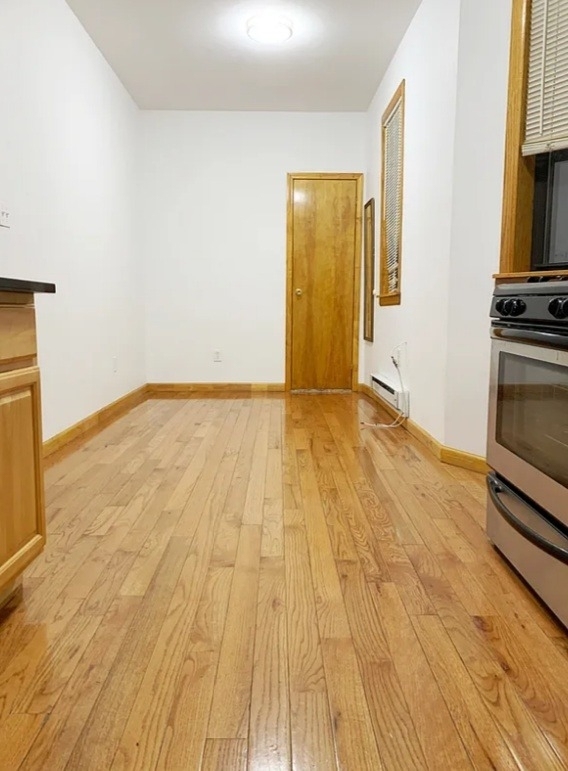 404 E 73rd Street - Photo 4