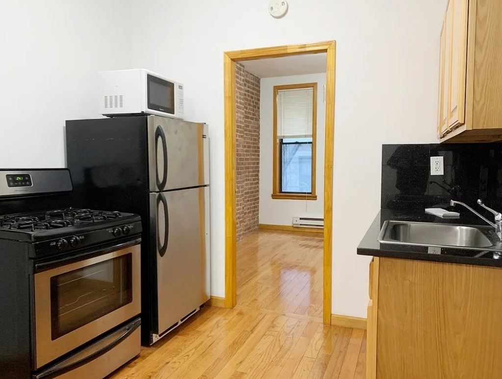 404 E 73rd Street - Photo 3