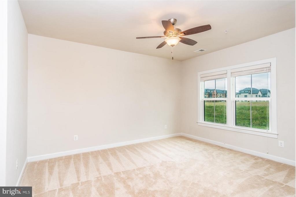 43375 Whitehead Terrace - Photo 3