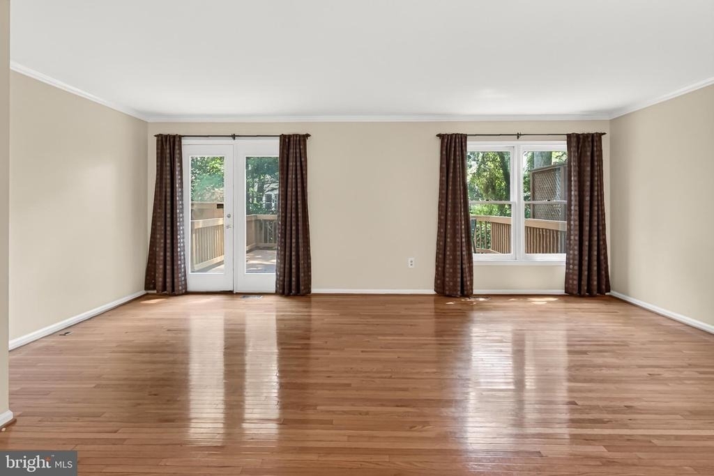 5719 Oakshore Court - Photo 8