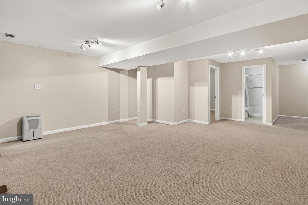 5719 Oakshore Court - Photo 36