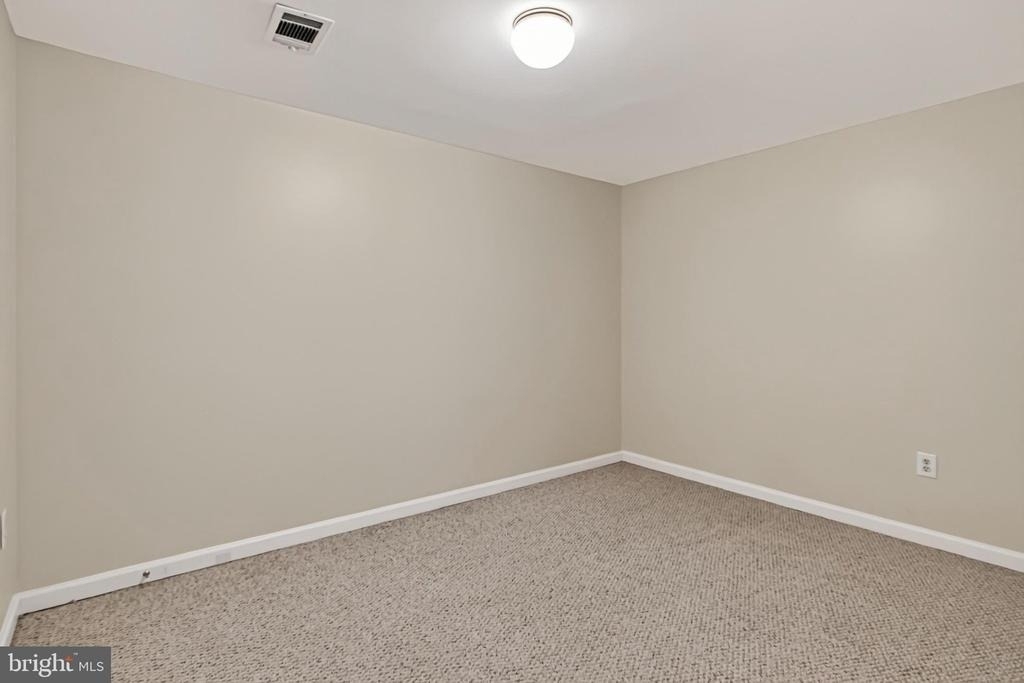 5719 Oakshore Court - Photo 37