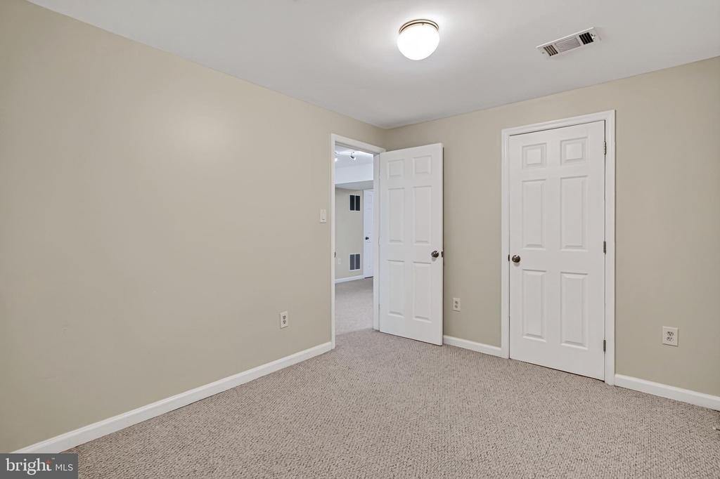 5719 Oakshore Court - Photo 38