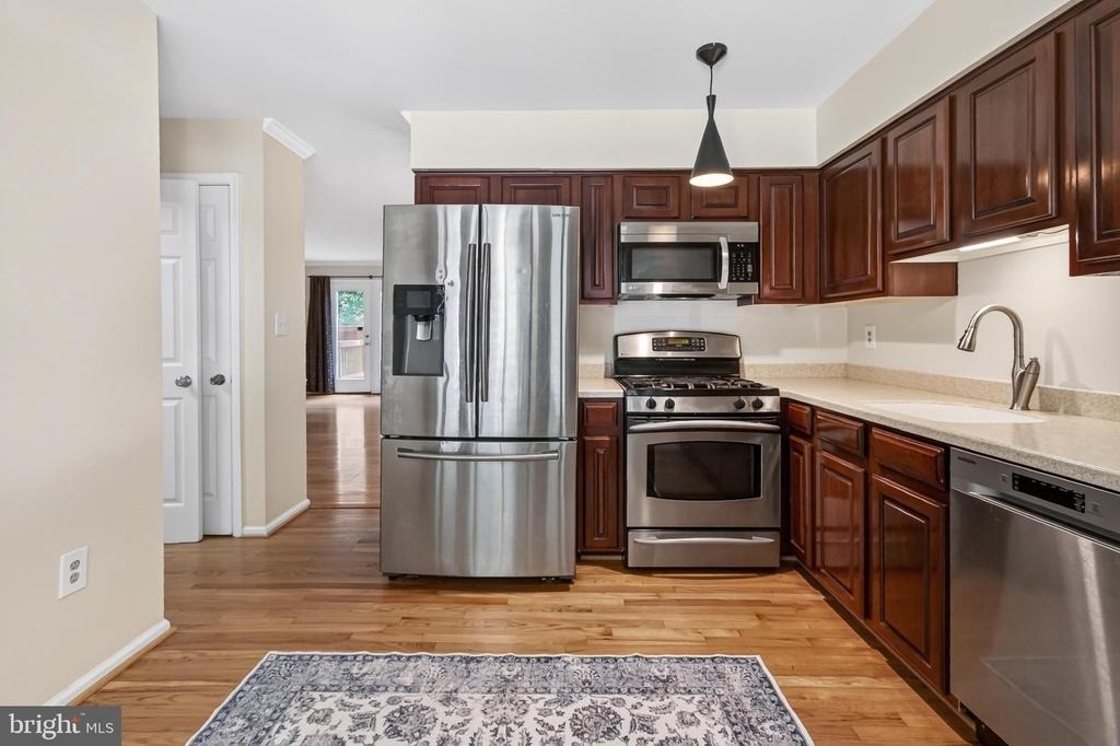 5719 Oakshore Court - Photo 16