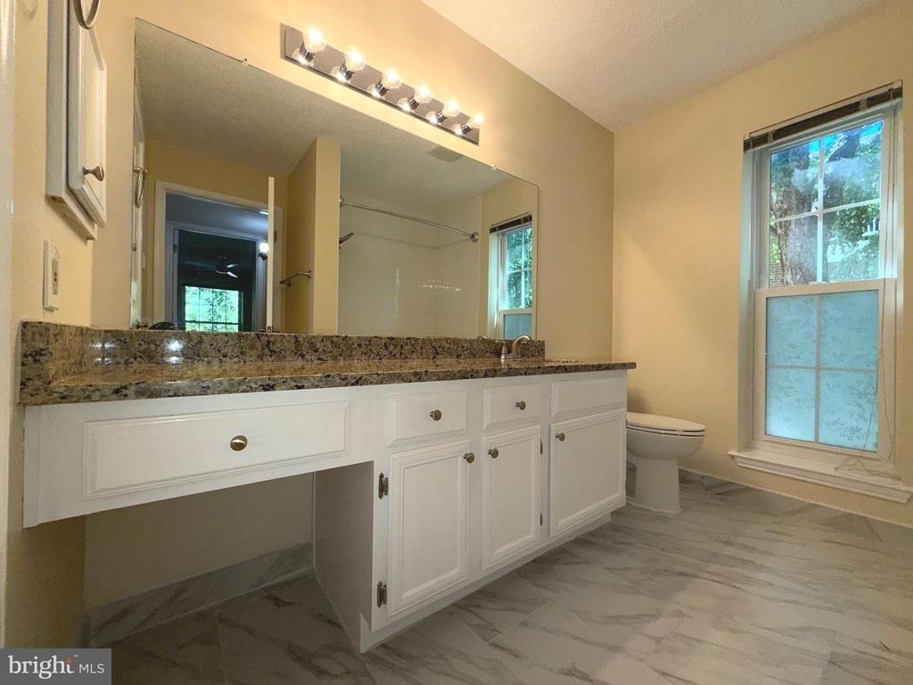 1534 Lincoln Way - Photo 13
