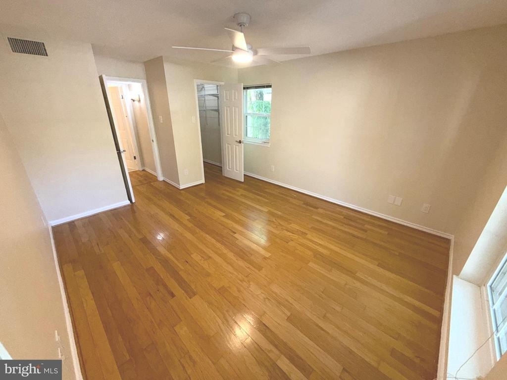 1534 Lincoln Way - Photo 11