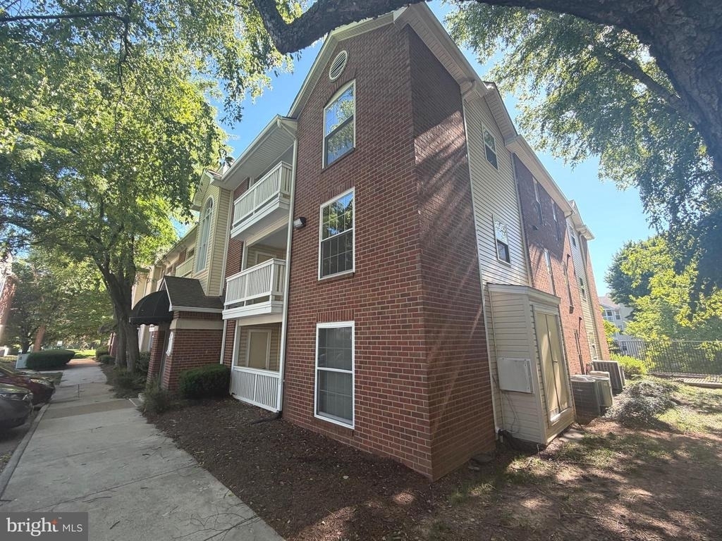 1534 Lincoln Way - Photo 1