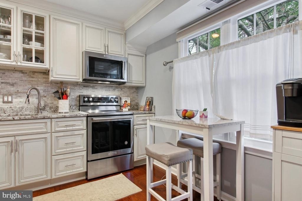 6301 Fenestra Court - Photo 4