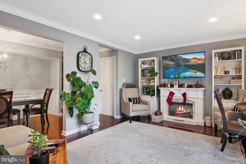 6301 Fenestra Court - Photo 3