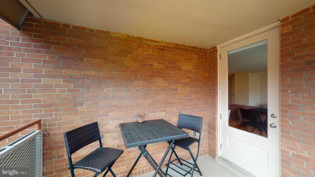 1111 Arlington Boulevard - Photo 32