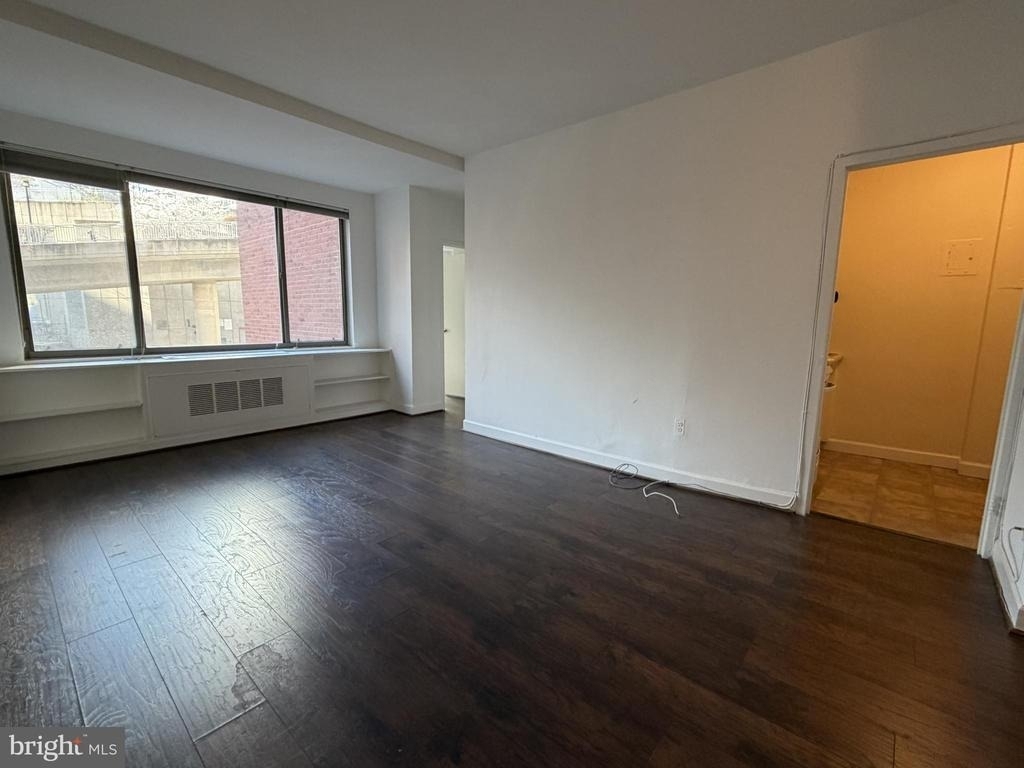 1121 Arlington Boulevard - Photo 2