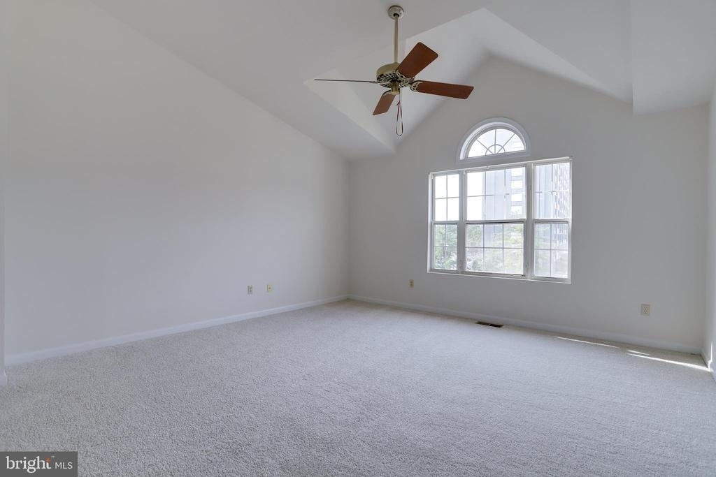 3050 S Glebe Road - Photo 28