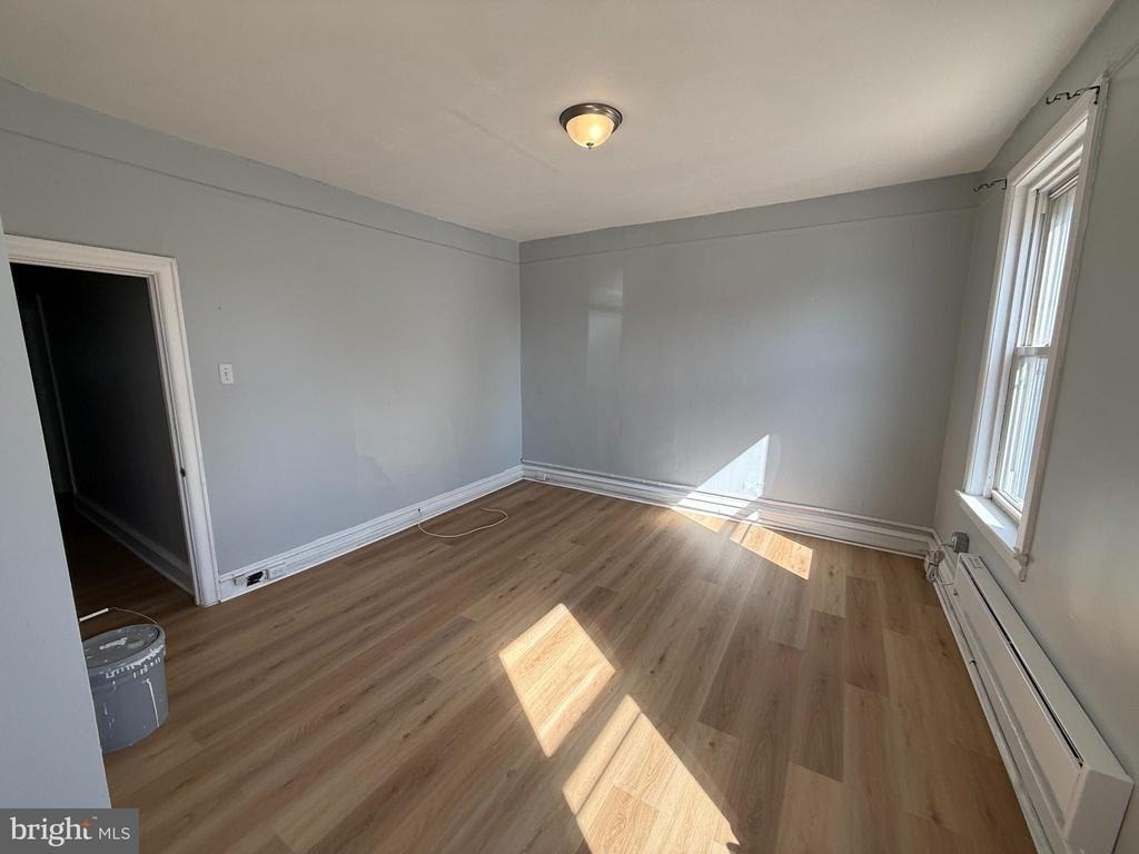 2423 E Allegheny Ave - Photo 4