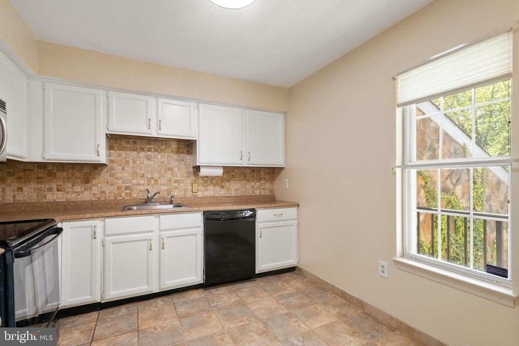 192 Valley Stream Lane - Photo 3